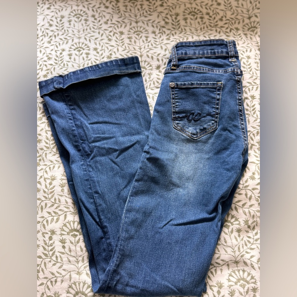 Cc western jeans 
Cowgirl couture
Size 26
Length 34